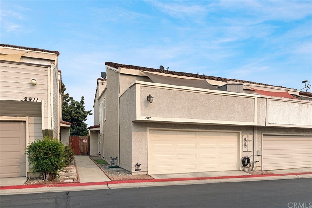 Primary Photo - 12917 Saddleback Pl