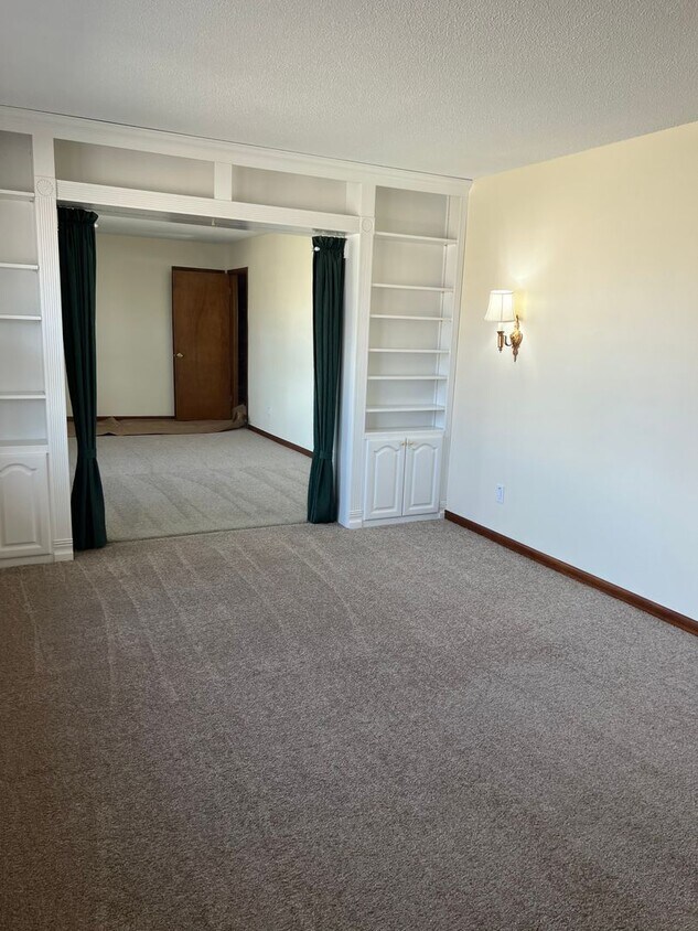 Primary Photo - beautiful 3 bed 2 bath rental home in musc...