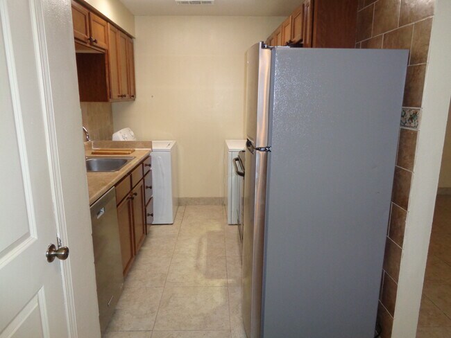 Foto del edificio - 755 Jennifer Jean Dr