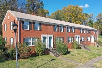 Building Photo - Latham Park Manor