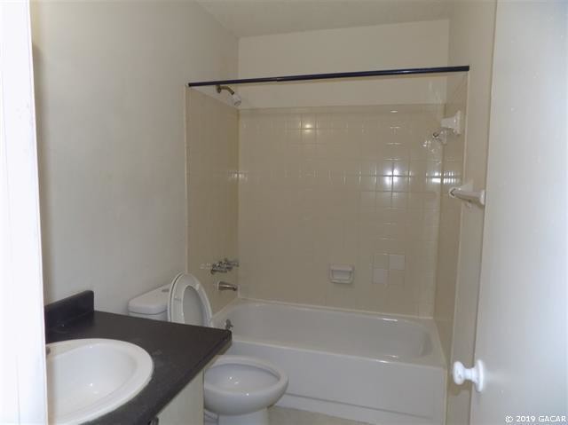 Building Photo - Charming 2/2 in Sugarfoot Oaks 6124A