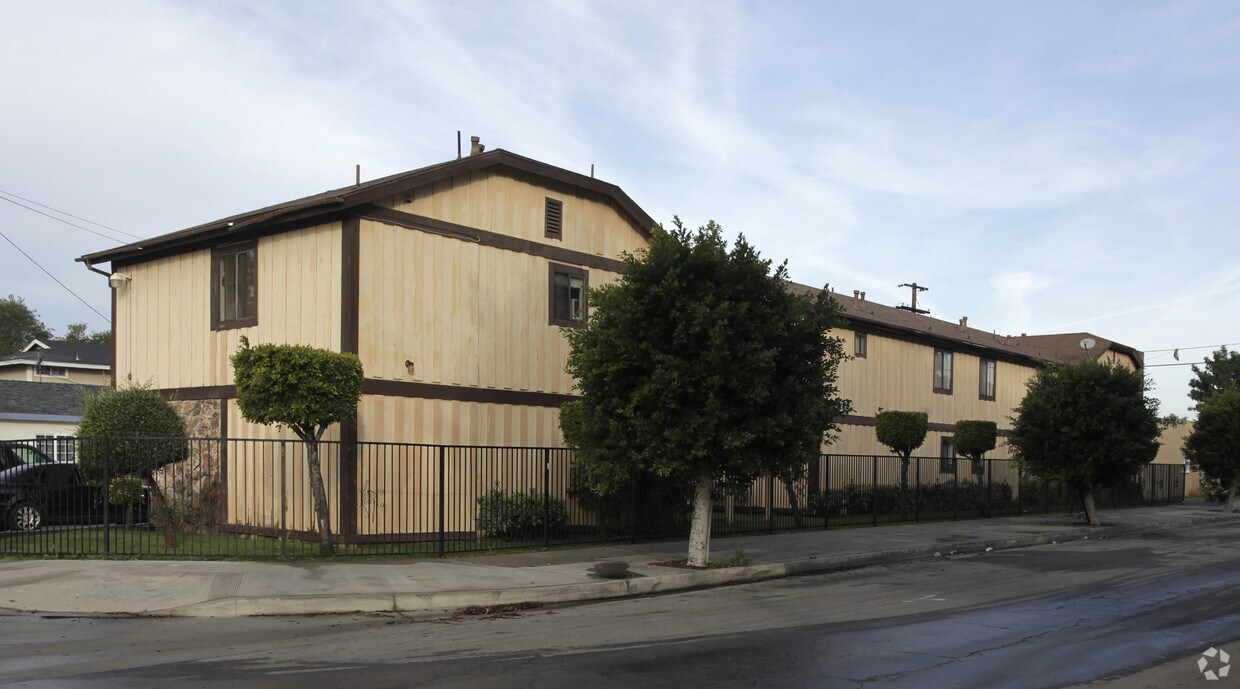 Building Photo - 501 W Williamson Ave