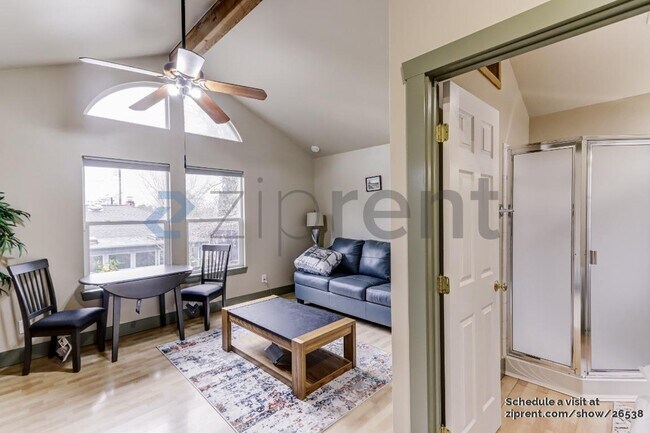 Foto del edificio - 2434 Humboldt St