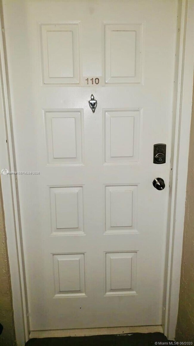 Foto del edificio - 2850 N Oakland Forest Dr