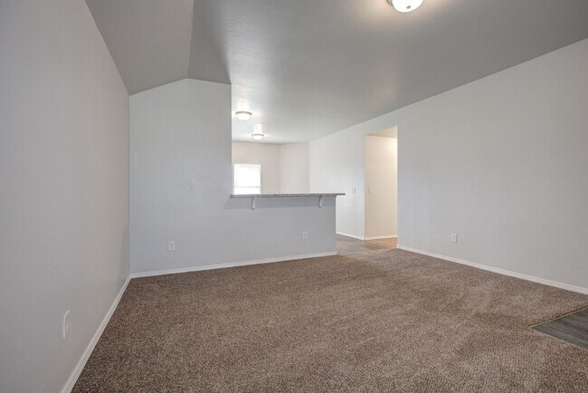 Building Photo - Charming 3-Bedroom Home!