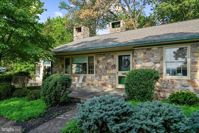 Building Photo - 451 Merlin Rd