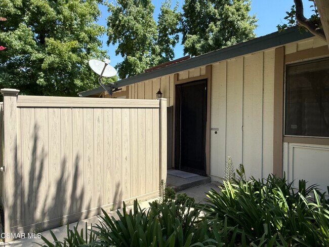 Building Photo - 1656 Orinda Ct