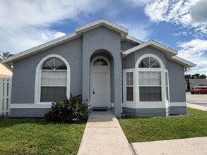 Building Photo - 2418 Harbor Town Dr