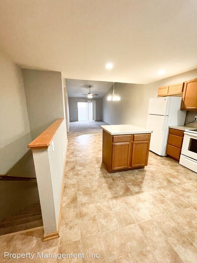 Building Photo - 3 br, 3 bath House - 2405 City View Court