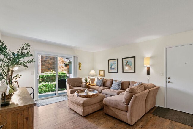 Foto del edificio - Furnished Ground-Level Beach Condo!