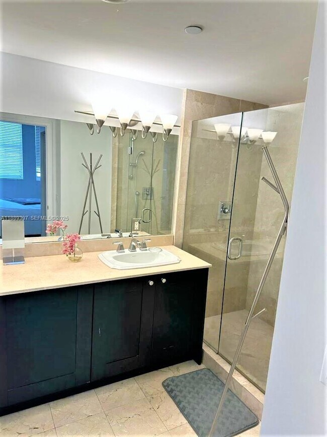 Foto del edificio - 4100 Salzedo St