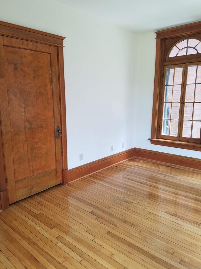 Foto del edificio - 5861 Nina Pl