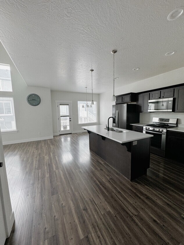 Primary Photo - 4163 W 1630 N