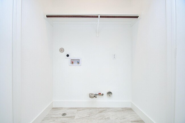 Foto del edificio - 2309 Gagne St