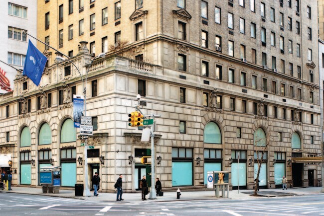 Tienda minorista - The Ritz Tower