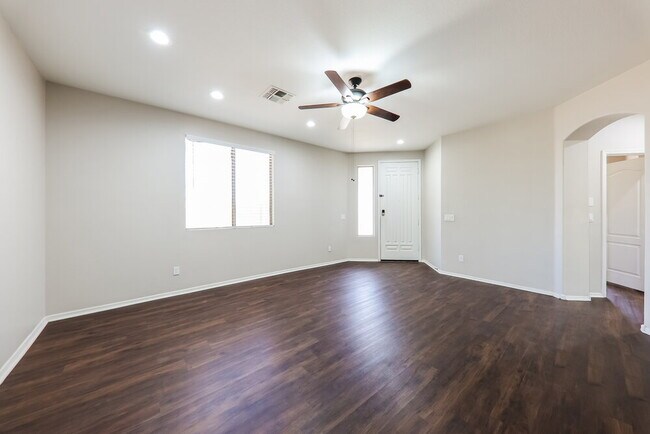 Foto del edificio - 8724 N 57th Dr