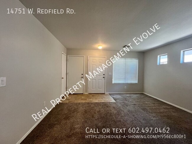 Foto del edificio - PRICE REDUCED!! Lots of Community Amenities!