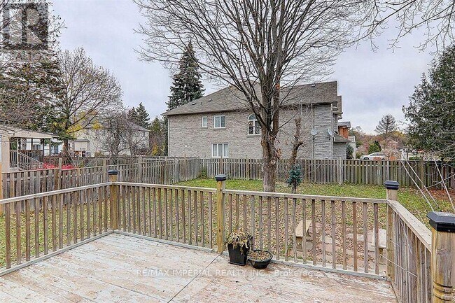 Photo du bâtiment - 297 Ruggles Ave