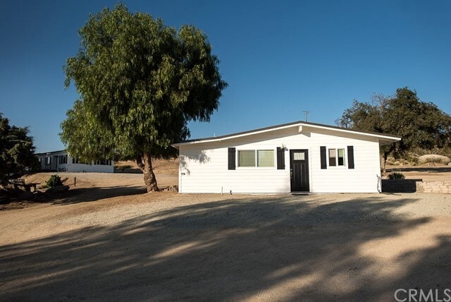 Primary Photo - 42555 E Benton Rd