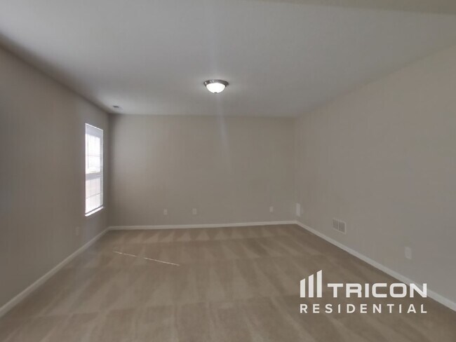 Building Photo - 7237 Kimble Dr