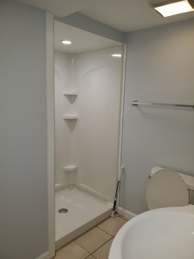 Shower stall - 6018 43rd Ave