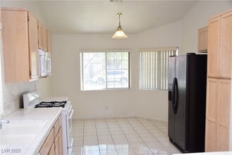Building Photo - 5453 Desert Valley Dr