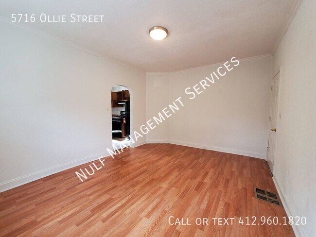 Foto del edificio - 2 Bed, 1 Bath plus bonus room located in L...