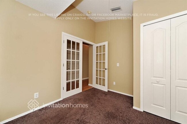 Foto del edificio - 7626 Clovelly Park Pl