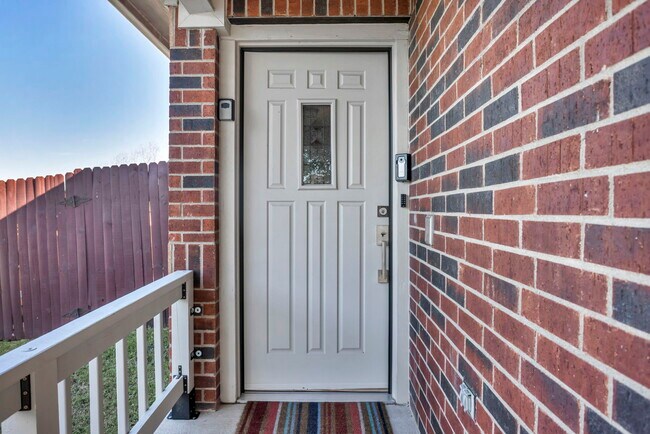 Foto del edificio - 6117 Los Cielos Blvd