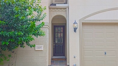 Building Photo - 1307 Riverine Ct