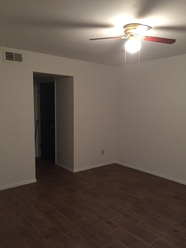 Foto del edificio - 513 S Industrial St