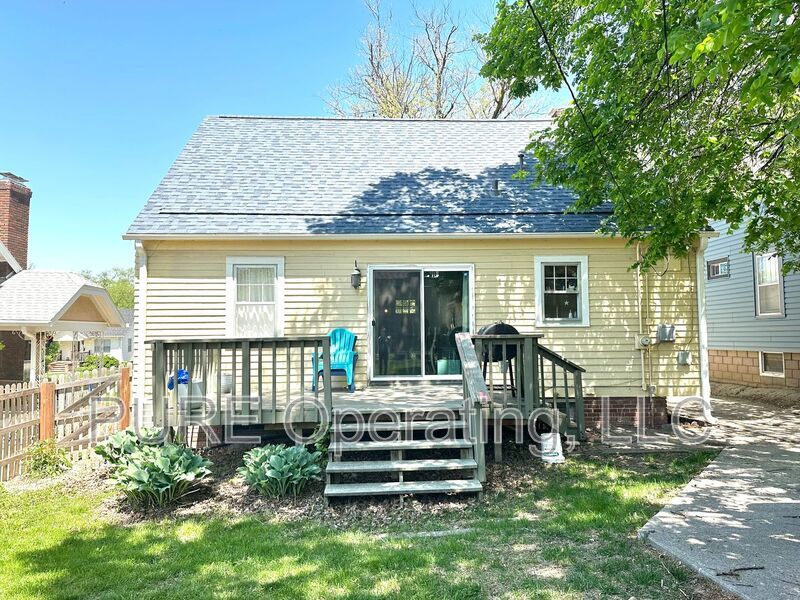 Foto principal - 4679 Poppleton Ave