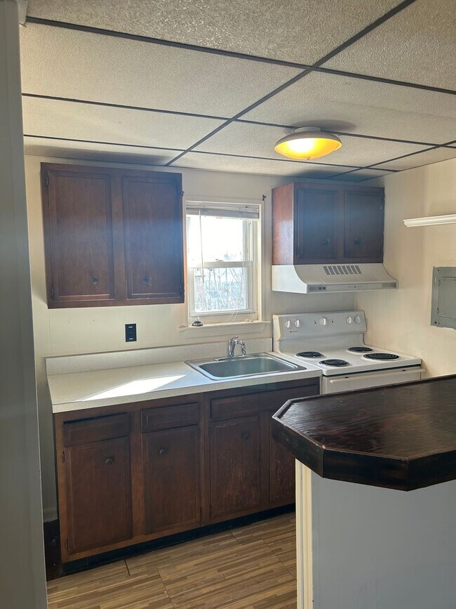 1133 Madison Ave Unit 3, Prospect Park, PA 19076 Room for Rent in