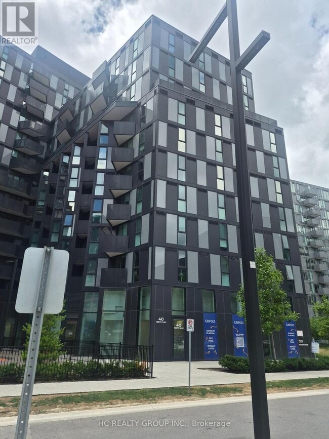 Building Photo - 30 Tretti Wy