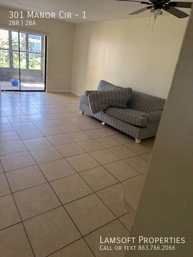 Foto del edificio - 301 Manor Cir