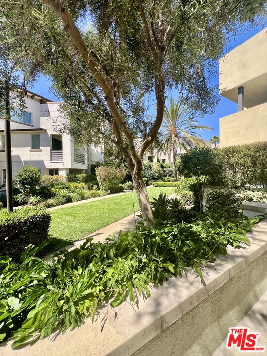 Building Photo - 5849 S Sparrow Ct