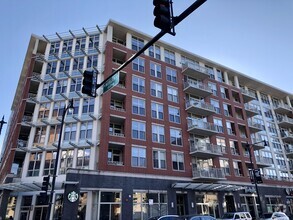 Building Photo - 1001 W Madison St