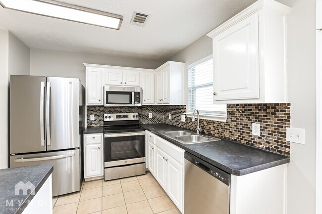 Building Photo - 4806 Comal River Loop