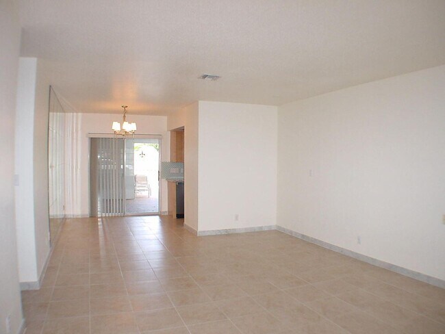 Building Photo - 590 NE Wavecrest Way