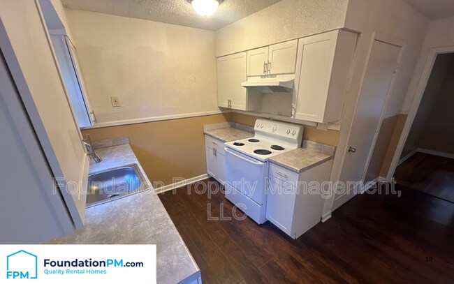 Foto del edificio - 1593 E Holmes Rd