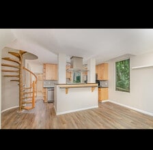 Building Photo - 1 Foxhall Ct