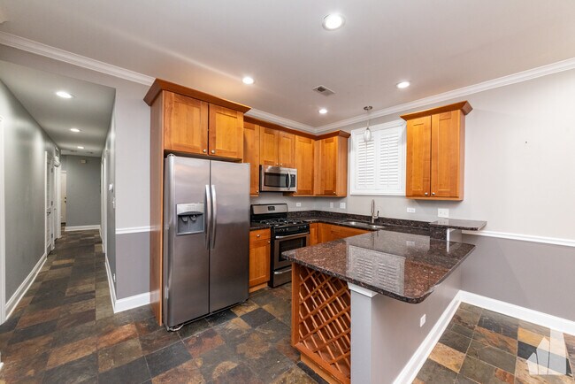 Building Photo - 4218 S King Dr