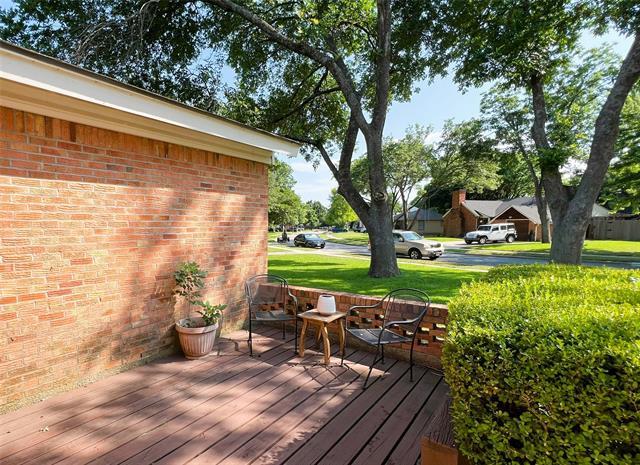 Building Photo - 424 Classen Dr