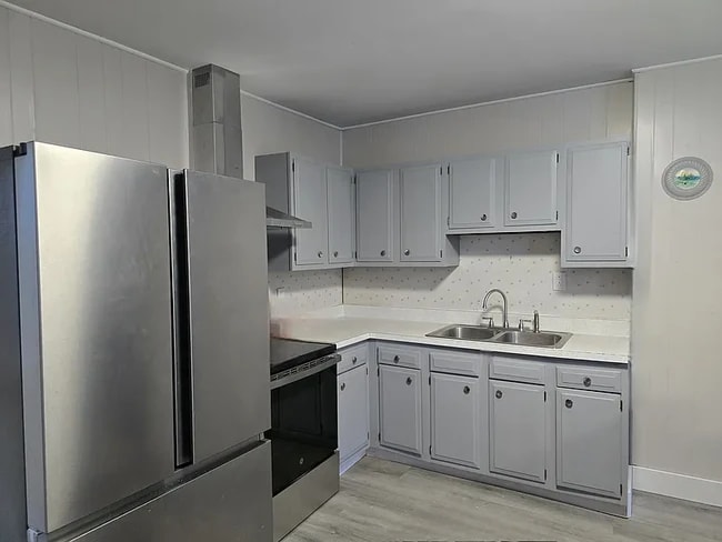 Kitchen - 103 Knobley St