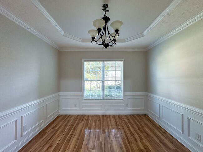 Building Photo - 2423 Kimbolton Drive