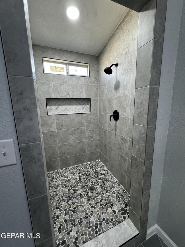 Foto del edificio - 10277 N Loop Dr