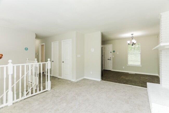 Foto del edificio - 232 Glenvalley Ln NW