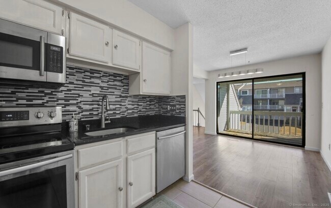 Building Photo - 730 Robert Frost Dr
