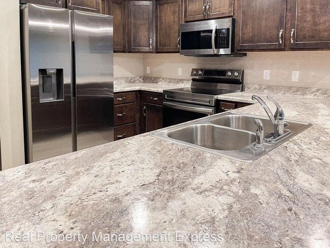 Building Photo - 3 br, 2 bath House - 9619 W Broek Dr