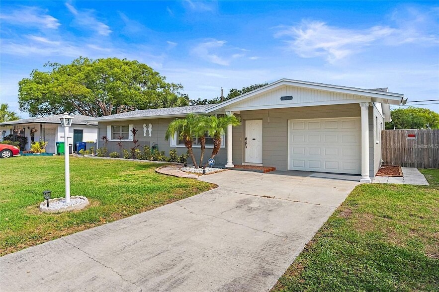 Foto principal - 11365 81st Ave